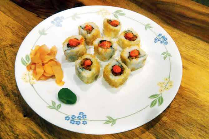 Crunchy tempura uramaki roll