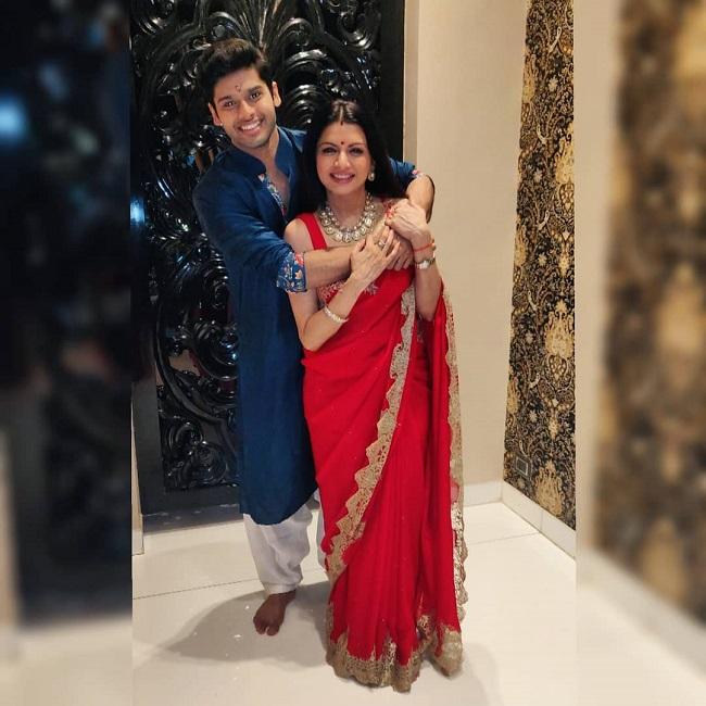 Abhimanyu Dassani says his upbringing was absolutely normal and was never made to feel that her mother was a star unless they went out and people gathered around her.