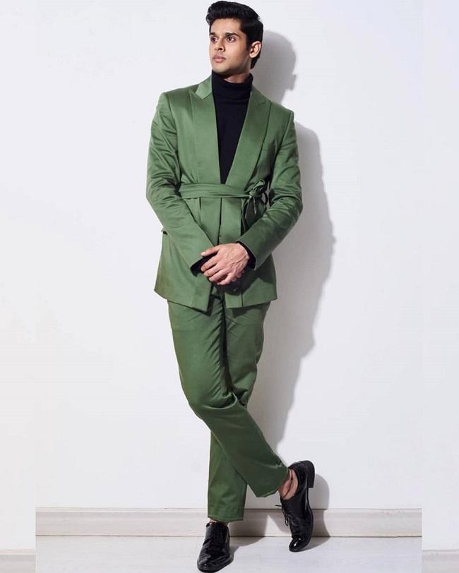 Do you know Abhimanyu Dassani and his co-actor Radhika Madan has done some daredevil martial arts sequences in Mard Ko Dard without using body doubles? They did training to pull off those action sequences for almost nine months and that too 7-8 hours every day.