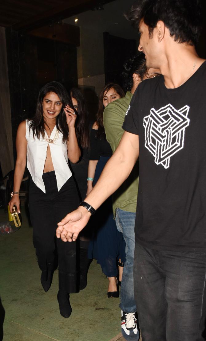 However, Priyanka Chopra arrived late for the dinner after wrapping up her shoot and the actress turned the dinner gathering into an impromptu party that went on till the wee hours of the morning.
Pictured: Sushant Singh Rajput and Priyanka Chopra.