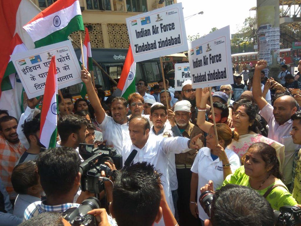 Asif is an environmentalist at heart and has been fighting for environmental causes relentlessly.
In pic: Asif Bhamla interacts with the media post-Indian Air Force's air strike on Pakistan.