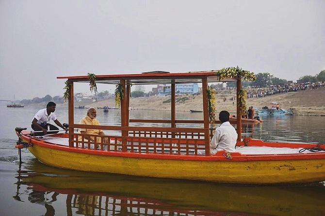 Most of us like a boat ride, right! Well, so does our Prime Minister. Modi took a boat ride in Varanasi! 