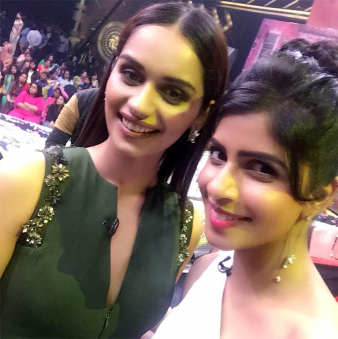 Anny Divya with 2017 Miss World Manushi Chhillar whom she referred to as beauty and also a sweetheart. Anny Divya had also congratulated Manushi after the latter's win at the international beauty pageant. She wrote, 