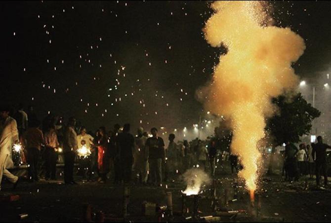 Kane Williamson has scored a total of 13 ODI centuries and 39 fifties. His top score is 148. Kane Williamson posted this picture when he celebrated Diwali for the first time in India. 
