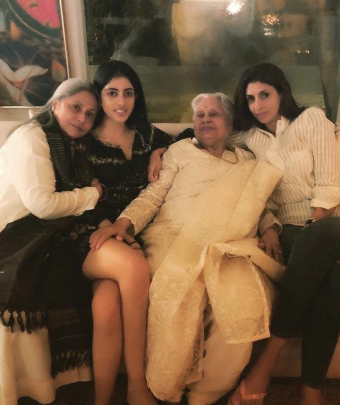 4 generation in one frame! (L to R) Jaya Bachchan, her granddaughter Navya Naveli Nanda, her mother Indira Bhaduri and daughter Shweta Bachchan Nanda.
