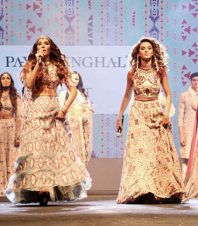 Monica Dogra and Shibani Dandekar walked the ramp while performing at the fashion show held in Bandra, Mumbai. 