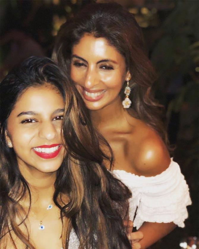 Shah Rukh Khan's daughter Suhana Khan and Shweta Bachchan. For the unversed, Suhana and Agastya Nanda are very good friends.