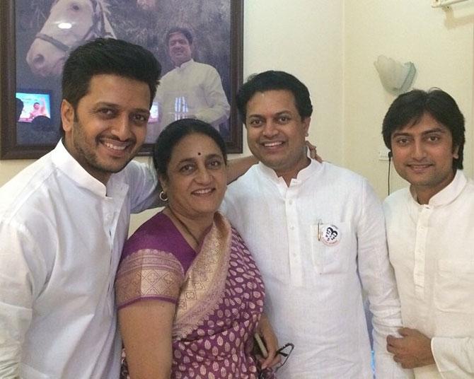 Amit Deshmukh is the elder son of Vaishali Deshmukh and Vilasrao Deshmukh. He has two siblings - Bollywood actor Riteish Deshmukh who is the second child and the youngest being politician Dheeraj Deshmukh
