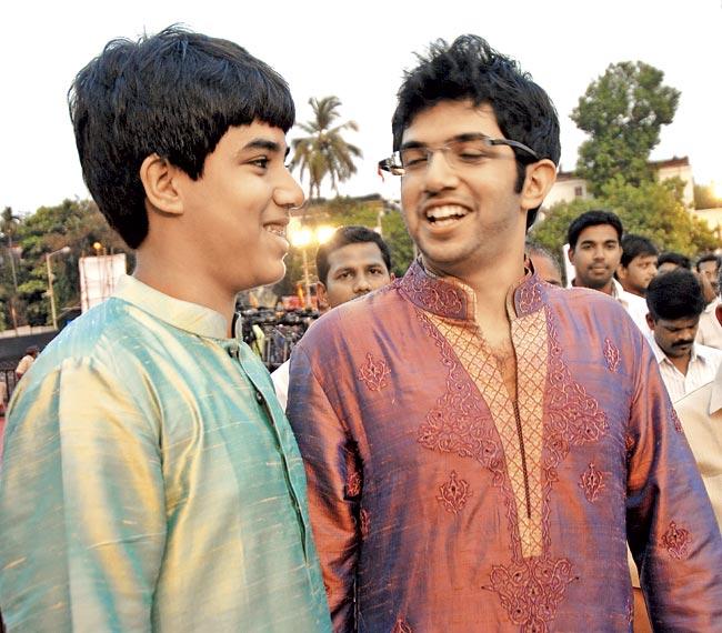 Aaditya Thackeray's sibling Tejas Thackeray is a wildlife researcher. In 2014, Aaditya Thackeray adopted a five-year-old tiger at the Sanjay Gandhi National Park (SGNP). His younger brother Tejas has also adopted two cats.
In picture: Aaditya Thackeray with his younger brother Tejas Thackeray