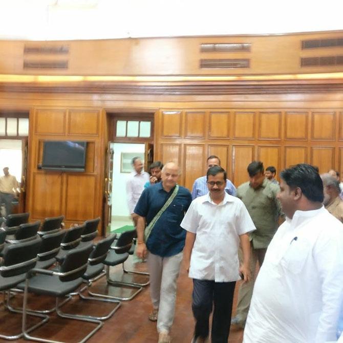 While still in service, Kejriwal and Manish Sisodia, founded a movement named Parivartan. The movement was started in the Sundar Nagar area of Delhi, where they addressed issues like public works, social welfare schemes, income tax and electricity. The movement was run on individual donations.