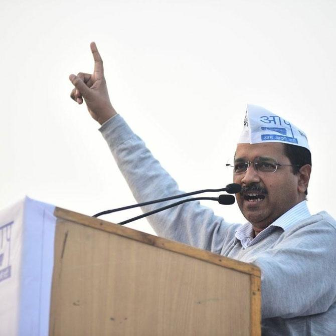 However, the movement began to lose steam over slow-progressing talks with other political parties. Kejriwal decided to take the matter to another route. As a result, Kejriwal and Hazare had major differences in opinions.