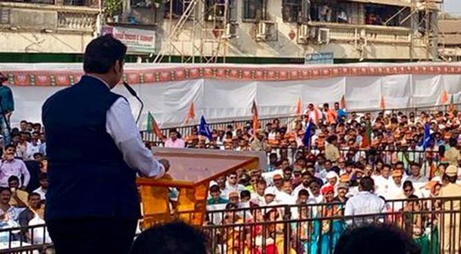 Both, Aaditya Thackeray and Devendra Fadnavis were campaigning for the Palghar Municipal Council elections. The event was also graced by Eknath Shinde, Ravindra Chavan and other leaders of the BJP-led coalition parties. 