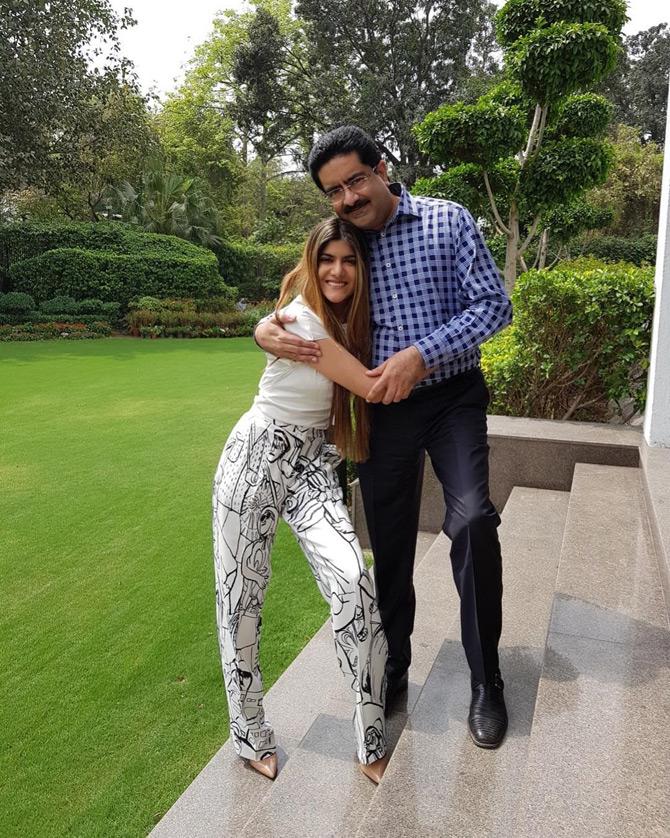 The Birla heiress shared this candid picture with her dad Kumar Mangalam Birla when the father-daughter duo won an award on the same day. In the picture, Annay Birla can't seem to control her happiness as she hugs her daddy dearest Kumar Mangalam Birla. Ananya captioned this one: I love you so much, Papa!









