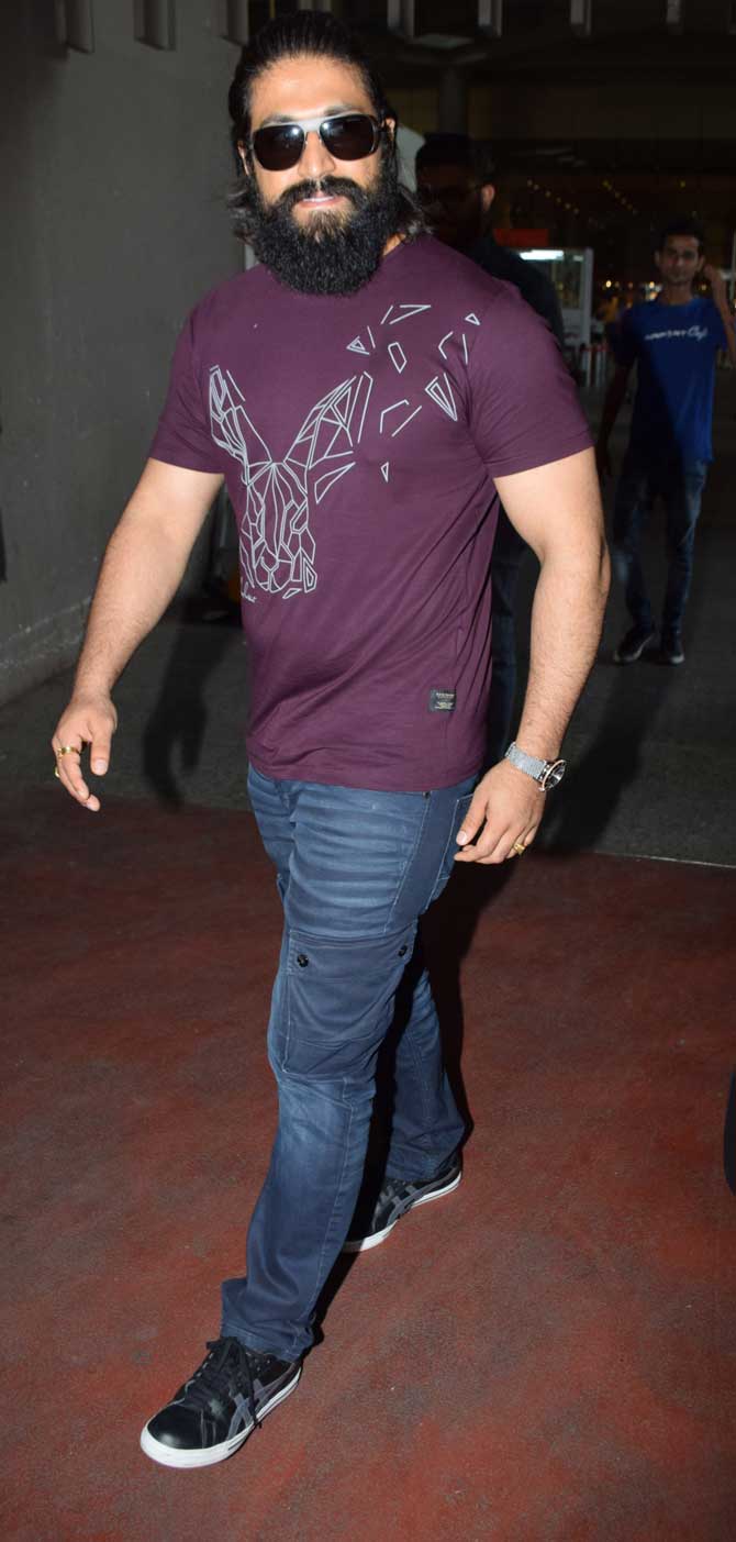 KGF star Yash was spotted at Mumbai airport too. The actor was casual in a pair of jeans and a purple t-shirt, paired with sneakers and dark sunglasses.
