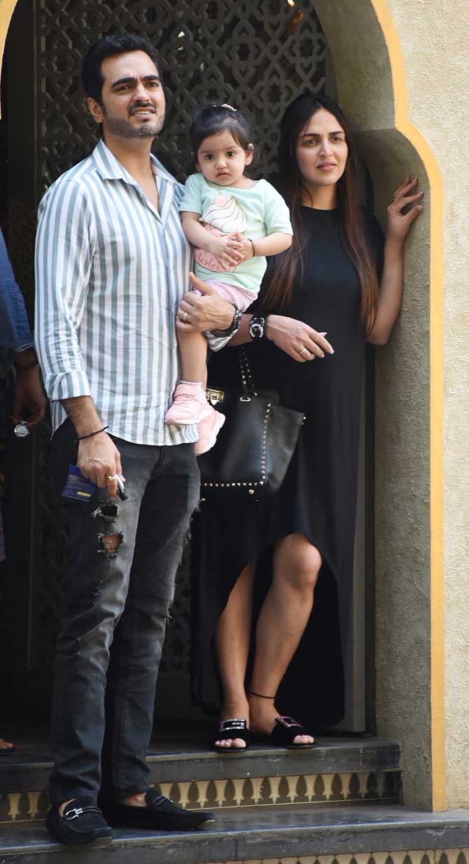 On January 22, Esha Deol took to her Instagram to share the news that she is set to be a mommy again. The actor-danseuse posted a picture of one-year-old daughter Radhya, which was captioned, 