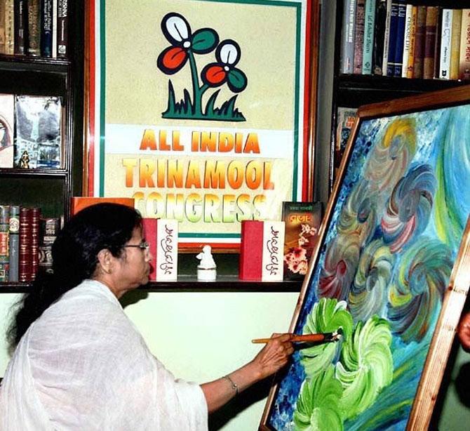 Not many know this but Mamata is also a self-taught painter and a poet. Her 300 paintings were sold for Rs 9 crore. One painting was also bought by Sudipto Sen for Rs 1.8 crore.