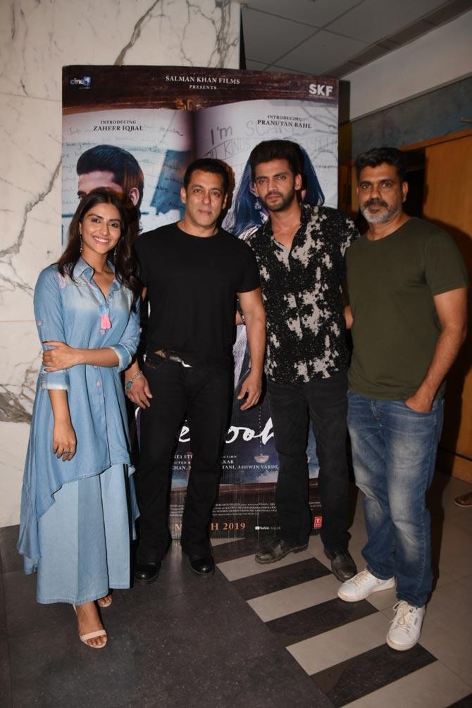 Notebook's songs titled Safar, Main Taare, Nai Ladga, Laila and Bumro starring debutants, Pranutan and Zaheer Iqbal have garnered immense love. Not just the masses but the song has captivated the celebs as well.
In picture: Pranutan, Salman Khan, Zaheer Iqbal at the special screening of Notebook. 