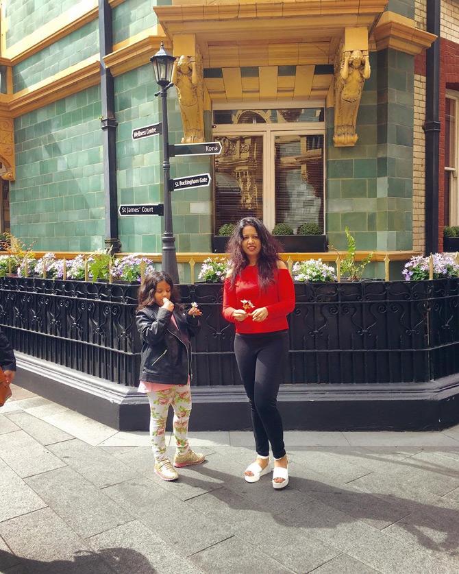 From celebrating festivals to attending the awards show and holidaying together, Amruta and Divija Fadnavis are setting major mother-daughter goals. In the picture, Amruta and Divija are seen exploring the streets of London
