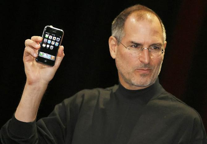Steve JobsSteve Jobs is associated with autism by many doctors since the Apple genius’s death in 2011. The revelations are based on studies on his behavioural quirks as his obsession with perfection, his general lack of empathy when dealing with others and his unorthodox ways of thinking.