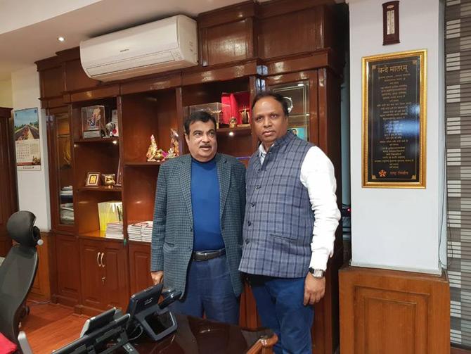 After completing his Law degree, Ashish Shelar thronged upon a journey to carve a career in active politics. He joined BJP's youth wing and went on to become the President of Mumbai’s Youth Wing.
In picture: Ashish Shelar with Minister of Road Transport and Highways of India, Nitin Gadkari.