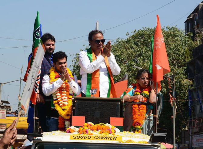 Before becoming an MLA in 2015, Ashish Shelar had fought the assembly elections from H West Bandra assembly seat against longtime MLA and erstwhile corporator Baba Siddique but lost the election by a lower margin. Even after losing the polls, Ashish continued to serve the people in his constituency with the same passion, grit, and determination as he would do being a leader.