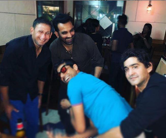 Yuvraj Singh's friends Ashish Nehra, Gaurav Kapur, Zaheer Khan and Ajit Agarkar were seen having a ball of a time at the party.