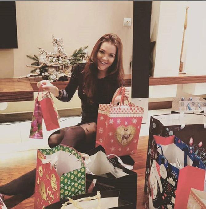 Agnieszka Radwanska posted this picture on Christmas and captioned, 
