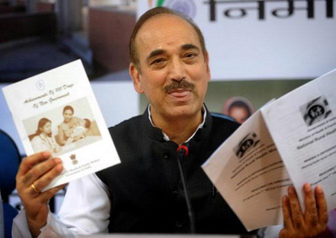 Ghulam Nabi Azad was the Block Secretary of Congress Committee of Blessa. In the year 1975, he was appointed as the President of Jammu & Kashmir Pradesh Youth Congress. 