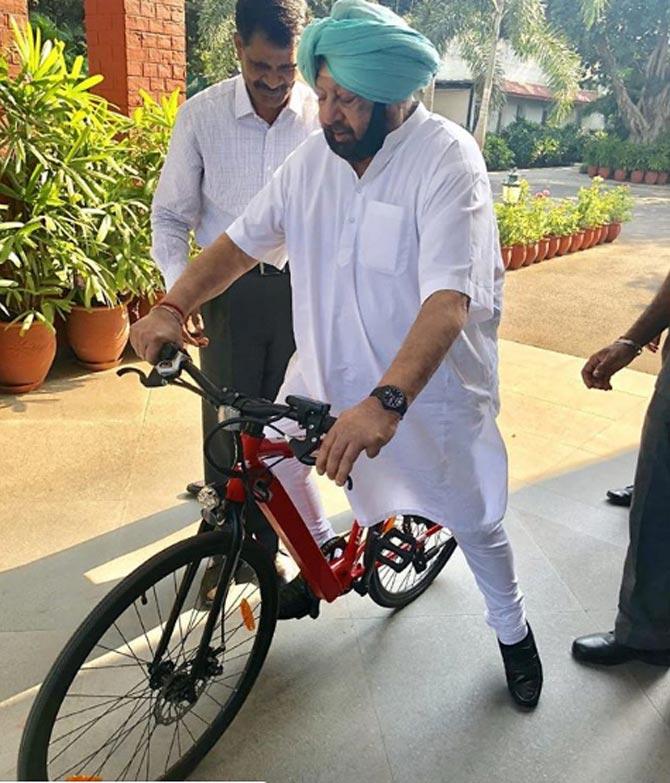 Amarinder Singh used to play a lot of cycle polo in his younger days and tried his hand on this new semi-electric cycle to exercise. He shared this picture on World Heart Day to remind people how important it is to eat and stay healthy. 
