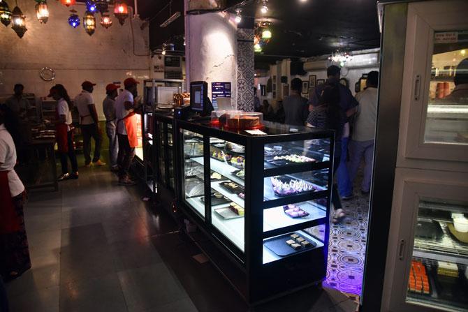 Menu of Hangout Cakes and More, Andheri Lokhandwala, Mumbai | Dineout  discovery