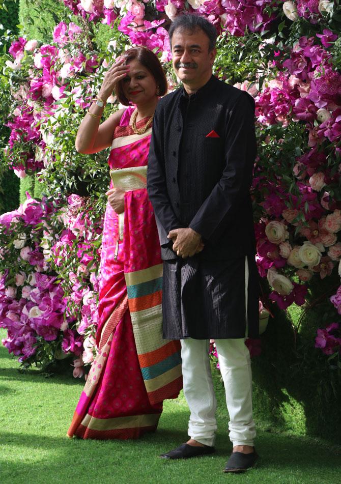Ace filmmaker Rajkumar Hirani arrived with his wife Manjeet Hirani to bless the couple. The duo looked absolutely stunning in their traditional attires. Manjeet wore a pink saree with minimal jewellery, while Rajkumar rocked in a black-and-white traditional ensemble