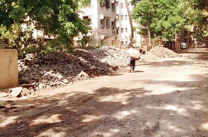 Paver blocks from all over city being dumped at Chheda Nagar for the repairs