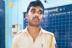 Mumbai Crime: Cop attacked by group for objecting to train stunts