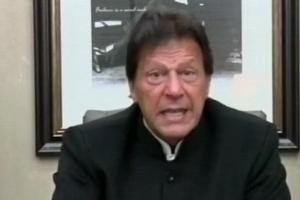 Imran Khan in Lahore ensures 'smooth' handing over of Indian pilot