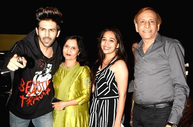 Kartik Aaryan with family at the special screening of Luka Chuppi