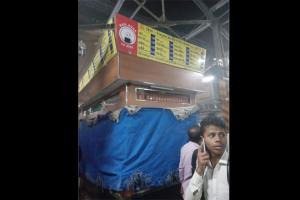 Food stall at Kurla station shut for selling unhygienic juice