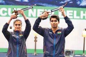 Manu-Saurabh pair shoot world record for mix team gold