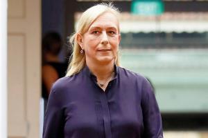 Martina Navratilova apologises for 'cheat' claim