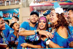 Footballer Neymar parties with pop star Anitta at Rio Carnival