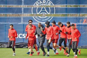 PSG defender Dani Alves: Time to put egos aside