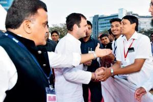 Mumbai Cong gifts corrupt party worker a RaGa moment