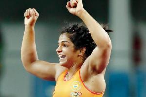 Sakshi Malik shocks world champ Petra Olli to enter final