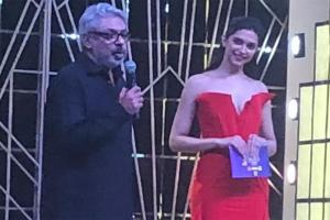 Sanjay Leela Bhansali wins Best Director at the Zee Cine Awards