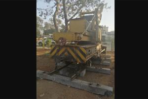 100-year-old narrow gauge hand-crane arrives at CSMT