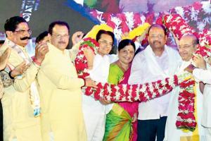 Election 2019: Poll candidates out to grab community vote banks