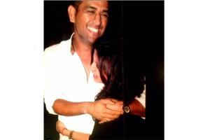 Sakshi Dhoni posts mushy picture with MS Dhoni on anniversary