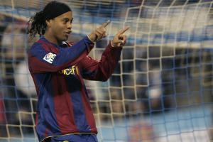 Five crazy Ronaldinho skills that you may not see ever again!