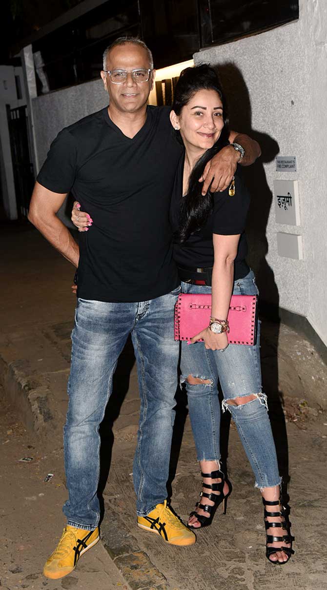 Sanjay Dutt's wife Maanayata Dutt was on a dinner outing with a friend at a popular restaurant in Bandra, Mumbai. The star-wife was seen wearing a black shirt, which she paired with blue denim and black stilettoes. All pictures/Yogen Shah