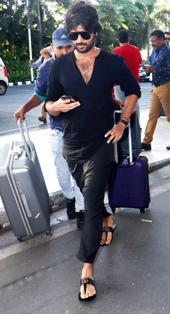 Vijay Deverakonda, who was part of the original Kabir Singh aka Arjun Reddy, was also spotted at the Mumbai airport. Shahid Kapoor recently revealed that he is aware of the expectations resting on his shoulders - Arjun Reddy (2017), the source material of his next, was not only a smashing success, but also catapulted leading man Vijay Deverakonda to stardom in the Telugu circuit.