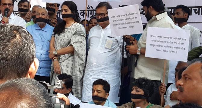 Since the Lok Sabha elections began on April 10, BJP and TMC have been at loggerheads in West Bengal. Workers of two parties have repeatedly clashed with each other on polling days